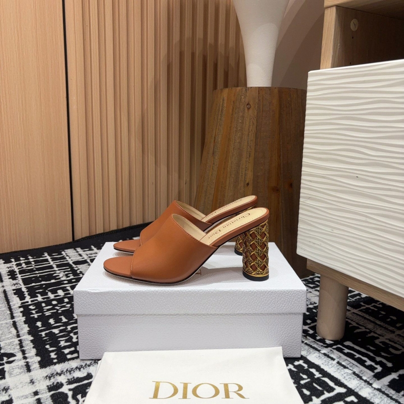 ch**an D*or slippers